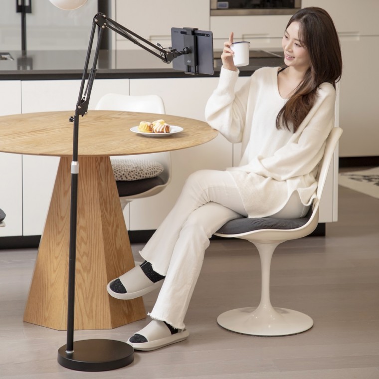 충전선매립형 핸드폰 태블릿 X&X 스탠드 거치대 침대 자바라 패드 휴대폰 스마트폰 아이패드